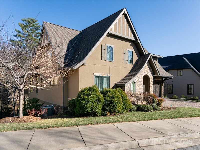 Property image 3 at 87 Chantilly Drive, Asheville, NC 28804