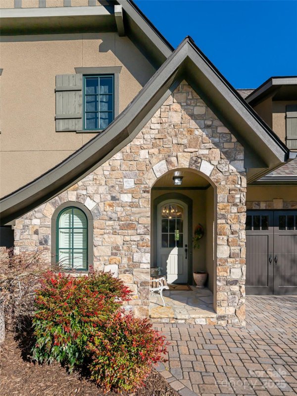 Property image 4 at 87 Chantilly Drive, Asheville, NC 28804