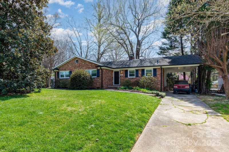 Property image 2 of 1041 Cutler Place in Amity Gardens, Charlotte, NC 28212