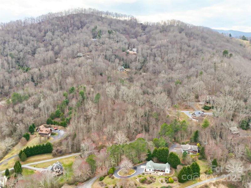 Property image 4 of 999 Coyote Hollow Road in The Glens Of Ironduff, Waynesville, NC 28785