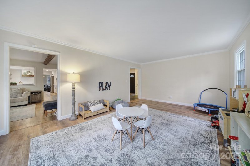 Property image 3 at 1501 Laurel Lane, Gastonia, NC 28054