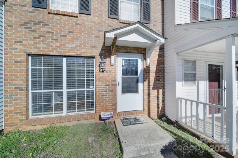 Property image 2 at 6310 Windsor Gate Lane, Charlotte, NC 28215