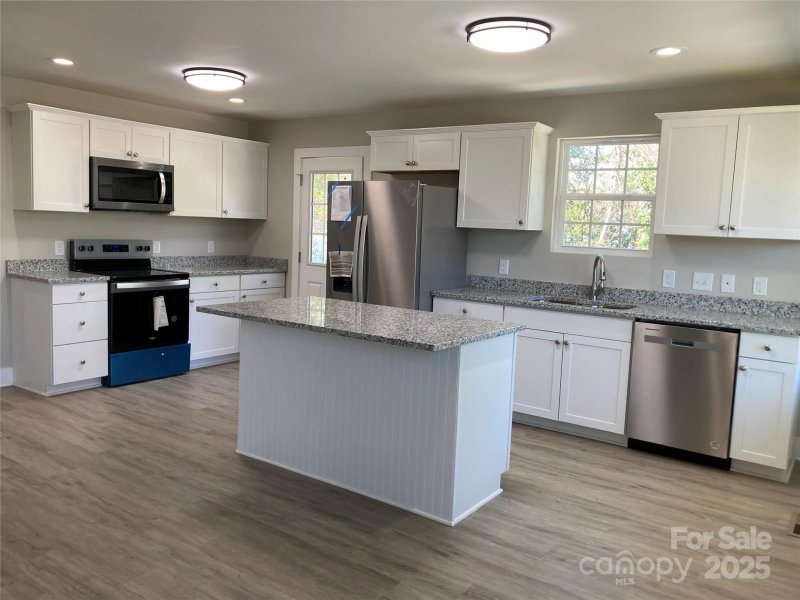 Property image 5 of 1537 Poston Circle in East Park, Gastonia, NC 28054