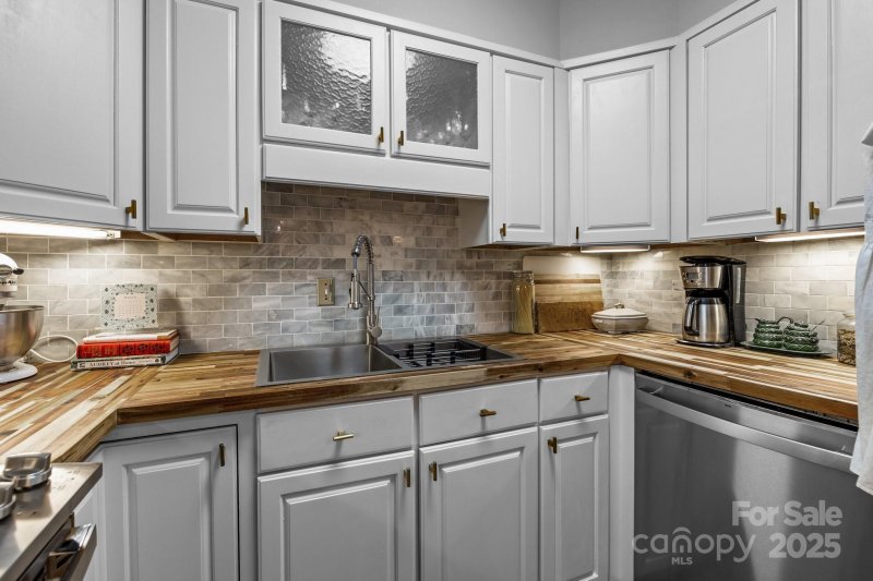 Property image 2 at 2503 Roswell Avenue, Charlotte, NC 28209