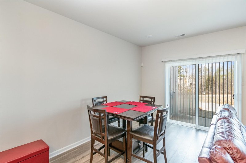 Property image 5 of 3870 County Down Avenue in Georgetown Crossing, Kannapolis, NC 28081