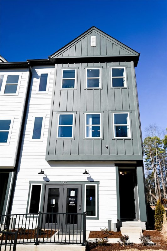 Property image 2 at 8026 Cedarsmith Court, Charlotte, NC 28217