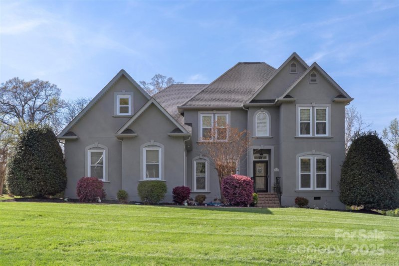 Property image 2 at 2042 Caernarfon Lane, Matthews, NC 28104