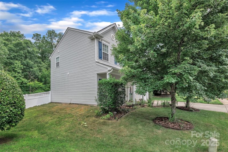 Property image 2 at 1017 Chalk Hill Lane, Charlotte, NC 28214