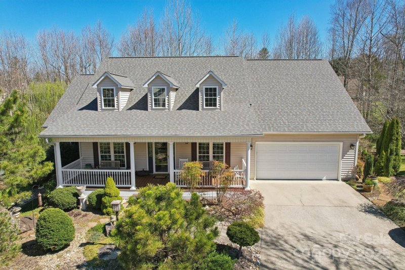 Property image 2 at 41 Golden Pond Way, Hendersonville, NC 28791