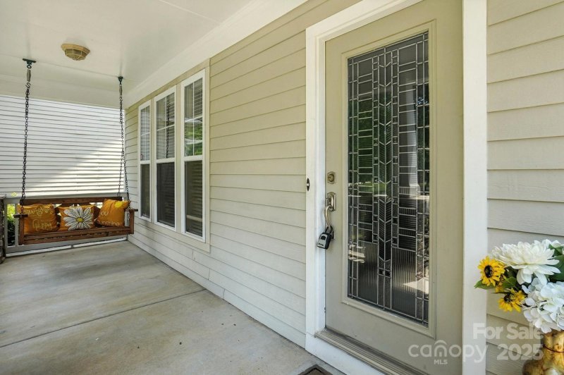 Property image 3 of 5807 Mctaggart Lane in Highland Creek, Charlotte, NC 28269