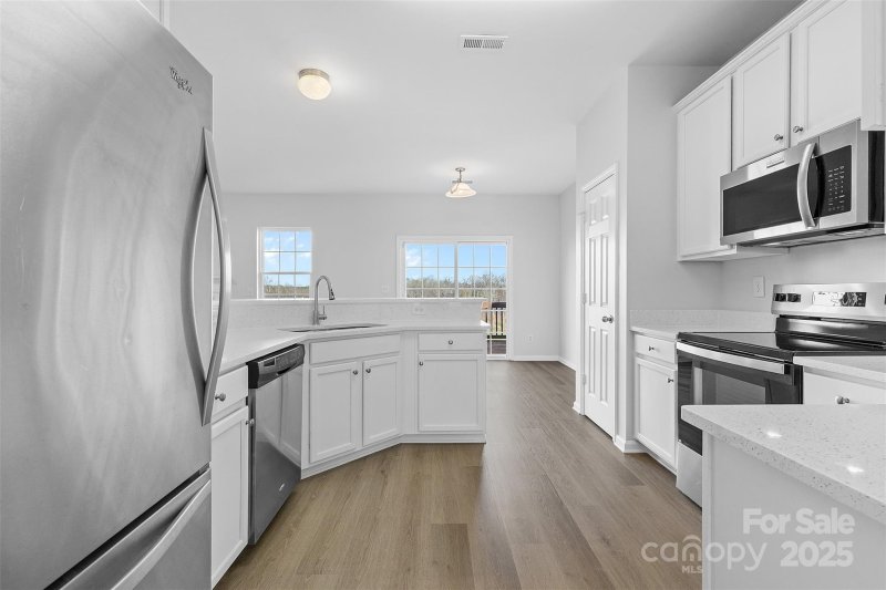 Property image 5 at 11331 Breezehill Lane, Charlotte, NC 28262