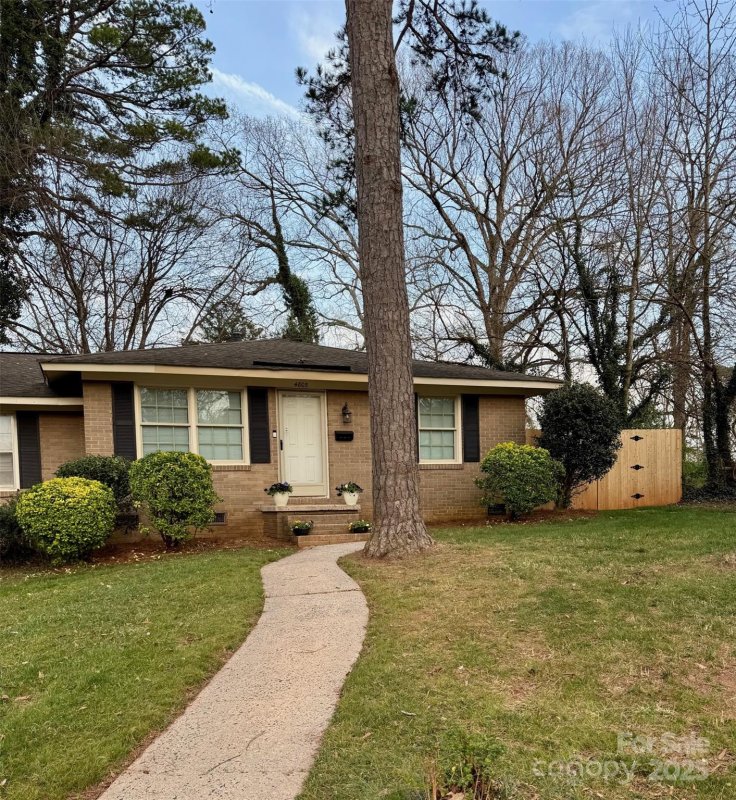 Property image 3 at 4805 Horizon Circle, Charlotte, NC 28215