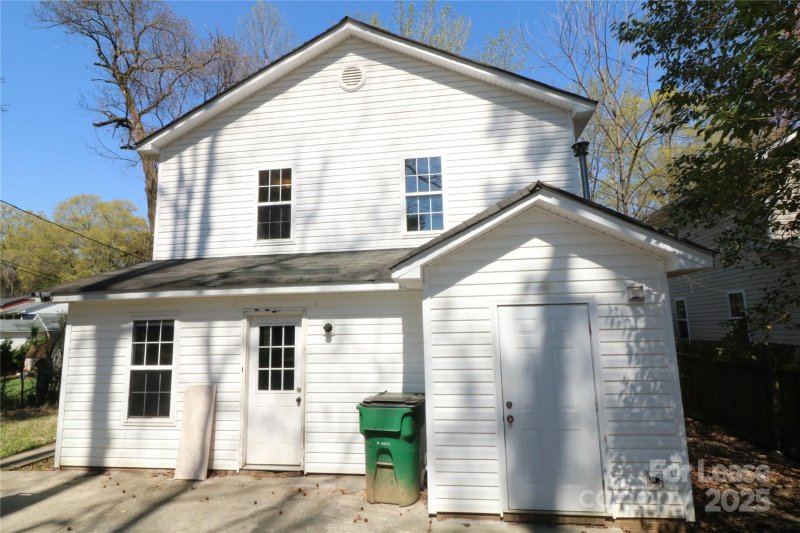 Property image 3 at 1022 Hickory Nut Street, Charlotte, NC 28205