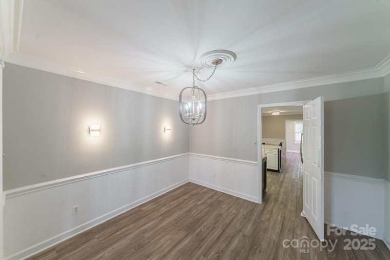 Property image 4 at 4351 Woodglen Lane, Charlotte, NC 28226