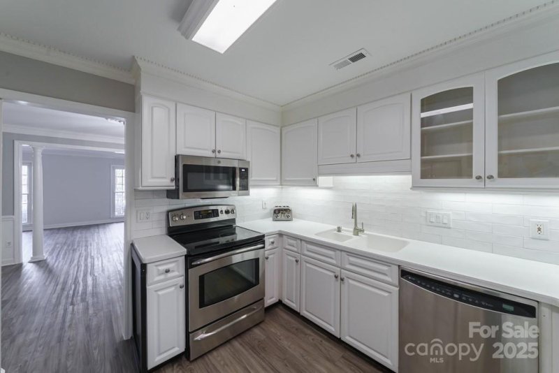 Property image 5 at 4351 Woodglen Lane, Charlotte, NC 28226