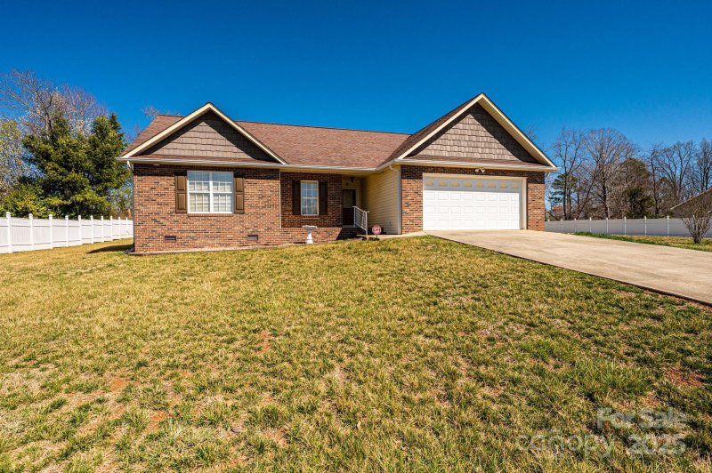 Property image 3 at 9027 Mccray Farms Drive, Hickory, NC 28601