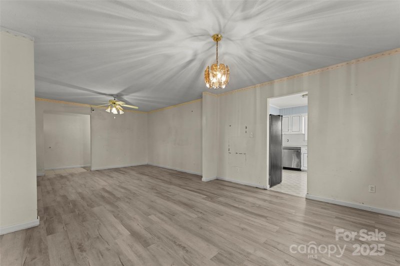 Property image 5 of 123 Castleton Lane in Sedgewood, Hendersonville, NC 28791