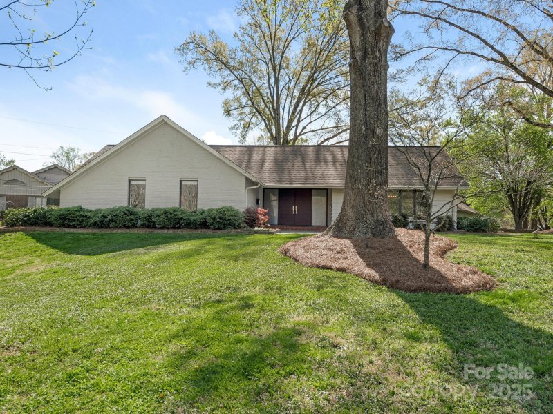 Property image 2 at 3301 Mountainbrook Road, Charlotte, NC 28210