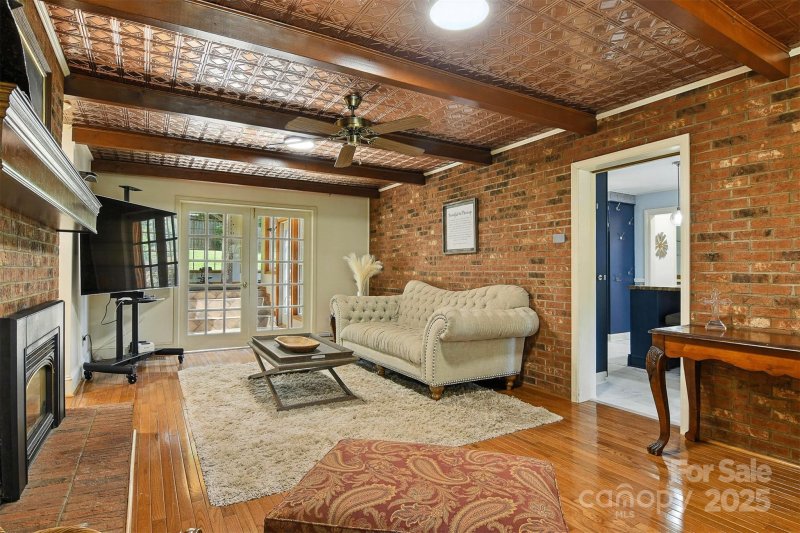 Property image 4 of 536 Shiloh Church Road in Lakemont Park, Hickory, NC 28601