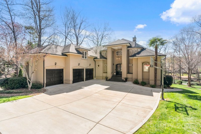 Property image 2 at 8016 West Bay Drive, Denver, NC 28037