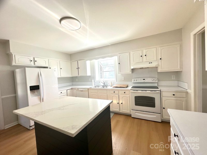 Property image 2 at 10700 Silver Pheasant Drive, Charlotte, NC 28226