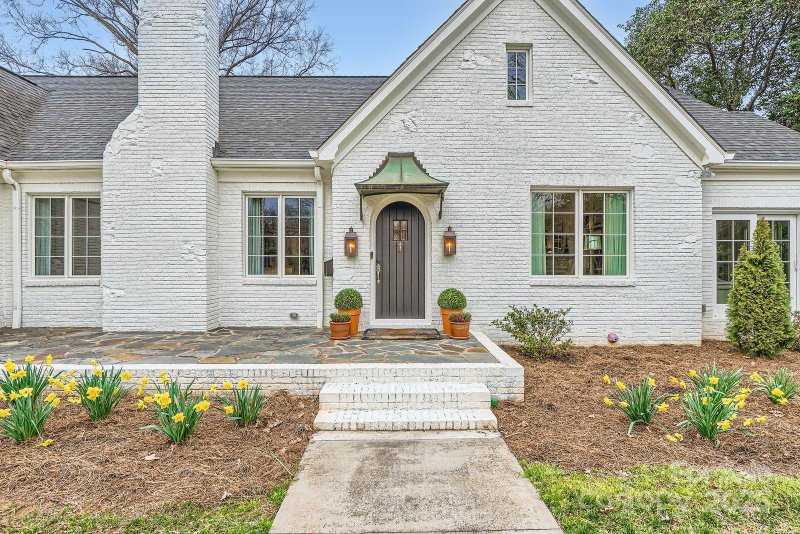 Property image 2 at 2034 Sharon Lane, Charlotte, NC 28211