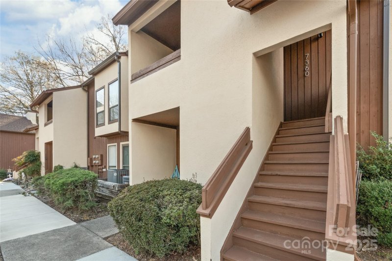 Property image 2 at 7360 Winery Lane, Charlotte, NC 28227