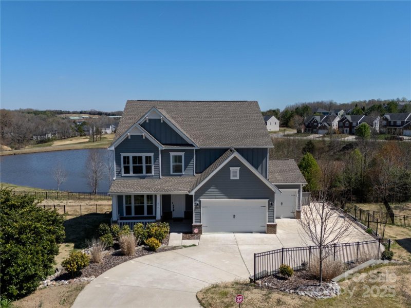 Property image 2 at 214 Fox Den Circle, Statesville, NC 28677