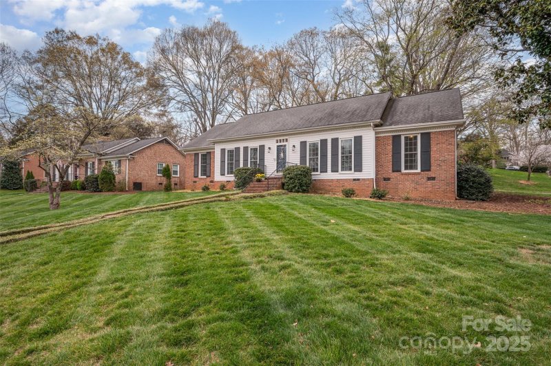 Property image 3 at 7520 Whistlestop Road, Charlotte, NC 28210