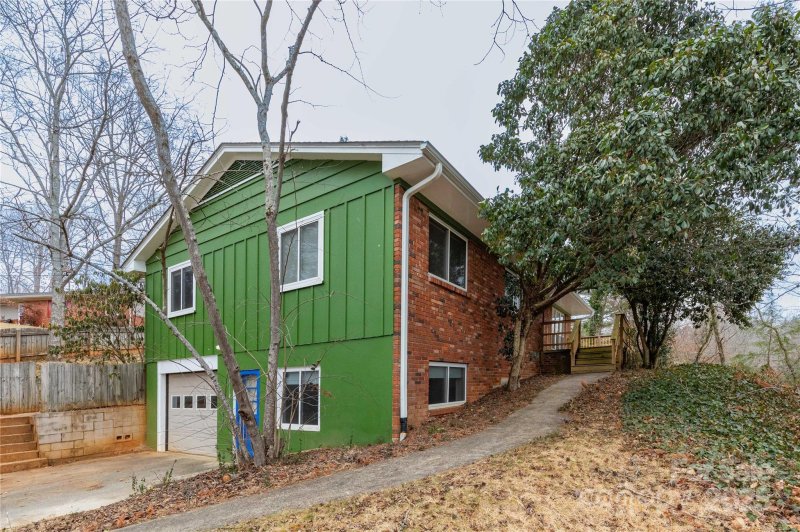 Property image 4 of 3 Quail Cove Road in Woodland Hills, Asheville, NC 28804