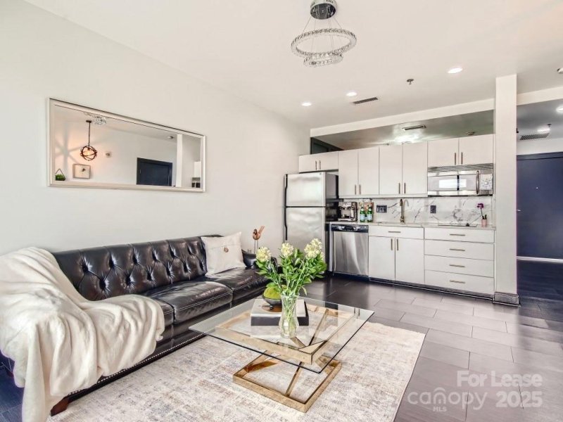 Property image 2 at 333 W Trade Street, Charlotte, NC 28202