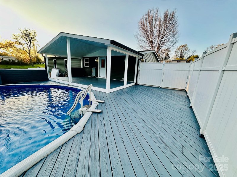 980 Olde Creek Trail