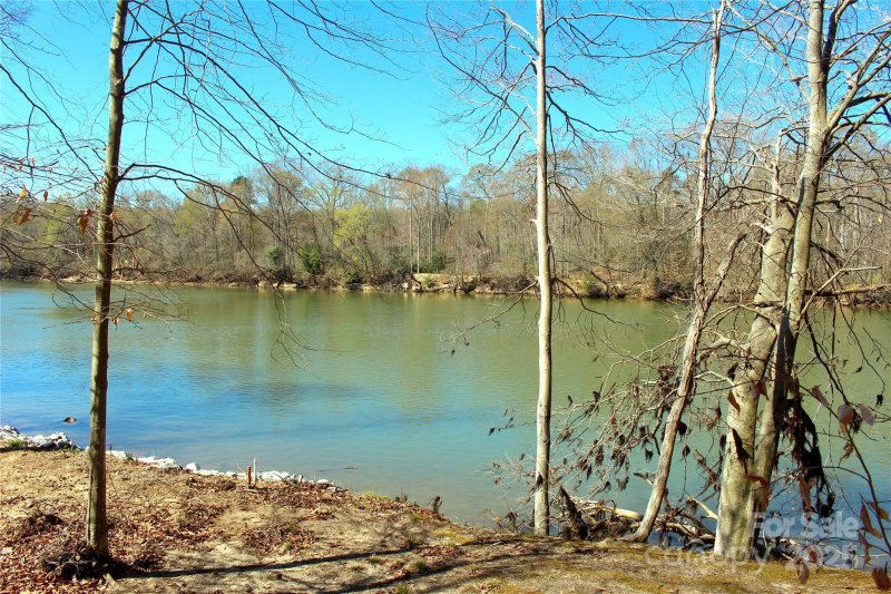 Property image 2 at 133 Dockside Lane, Statesville, NC 28677