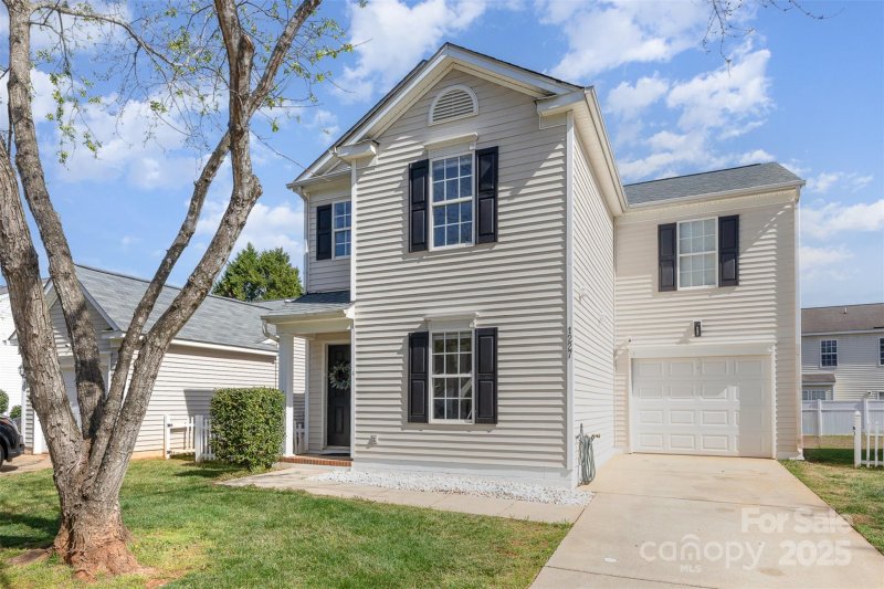 Property image 2 at 1227 Triece Lane, Charlotte, NC 28215