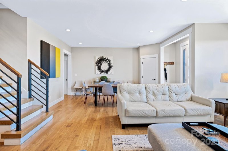 Property image 3 at 11 Pondberry Court, Asheville, NC 28806