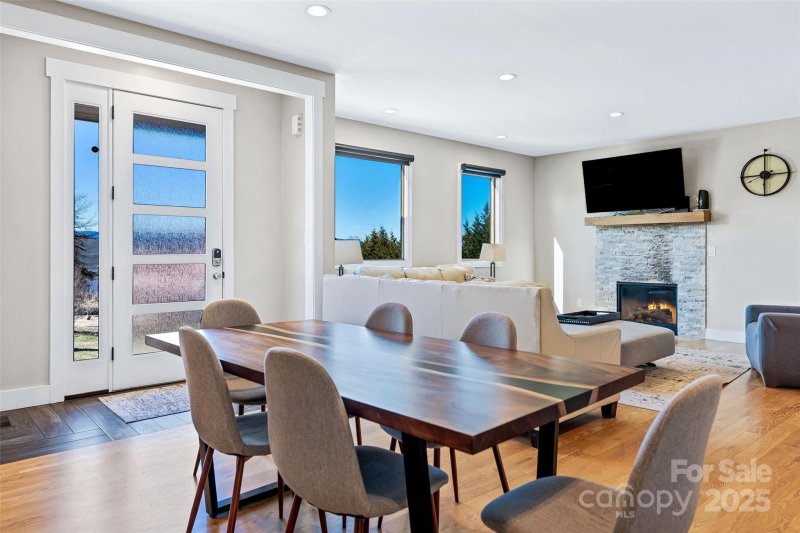 Property image 4 at 11 Pondberry Court, Asheville, NC 28806