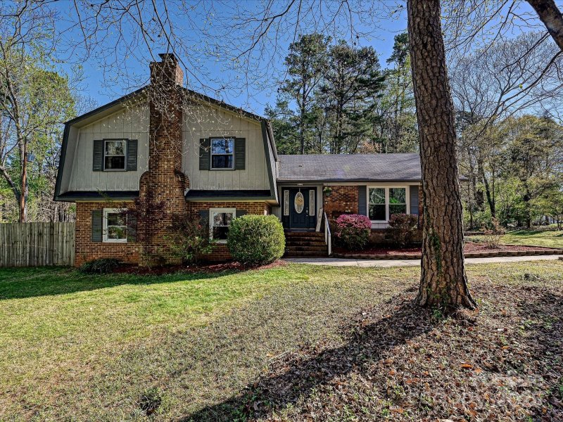 4522 Chuckwood Drive