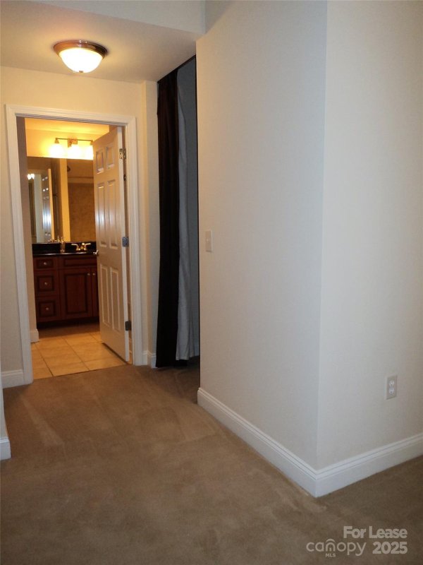 Property image 4 at 300 W 5th Street, Charlotte, NC 28202