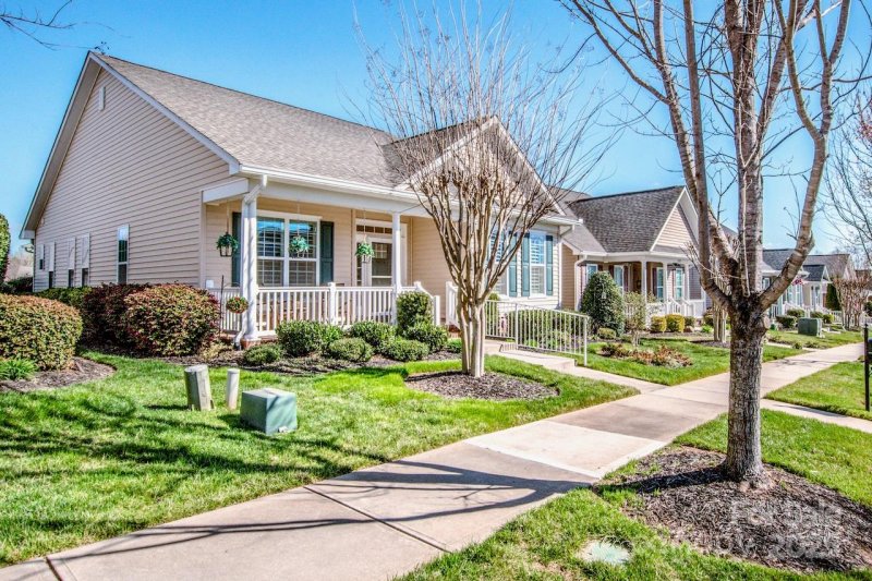 Property image 3 at 18125 Ebenezer Drive, Cornelius, NC 28031