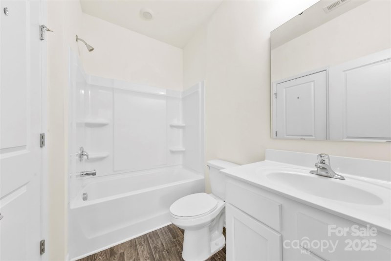 Property image 3 at 5108 Puclerton Drive, Charlotte, NC 28215