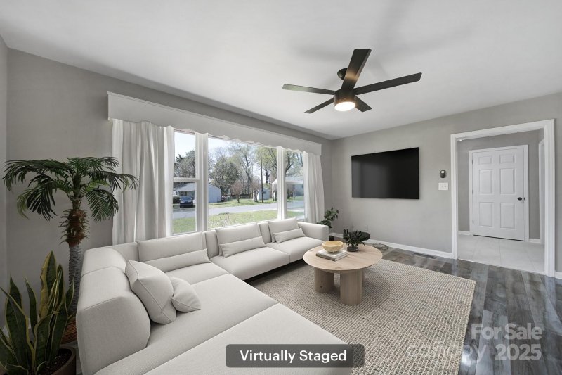 Property image 4 at 2301 Shamrock Drive, Charlotte, NC 28205