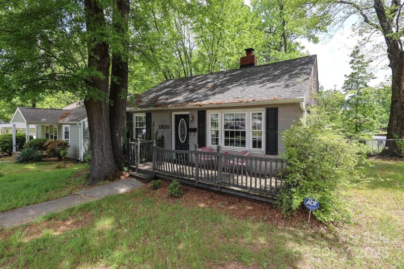 Property image 3 at 1900 Union Street, Charlotte, NC 28205