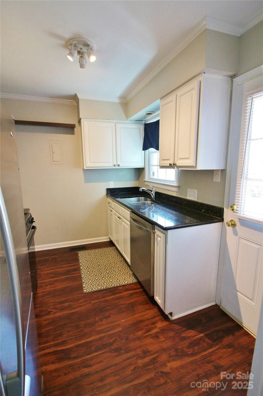 Property image 4 at 3238 Pinehurst Place, Charlotte, NC 28209