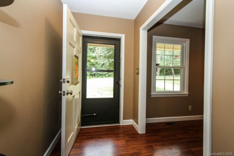Property image 3 at 506 Touch Me Not Lane, Charlotte, NC 28216