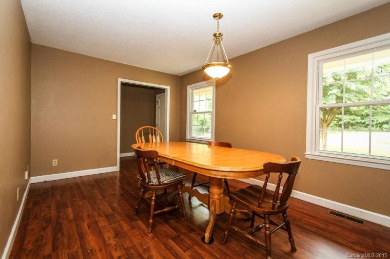 Property image 4 at 506 Touch Me Not Lane, Charlotte, NC 28216