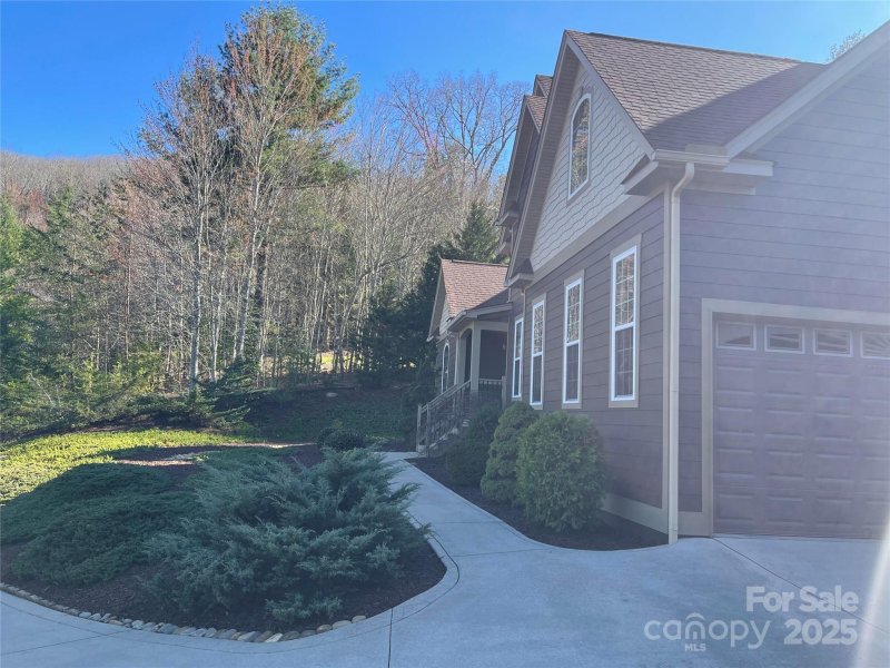 Property image 3 at 104 Village Pointe Lane, Asheville, NC 28803