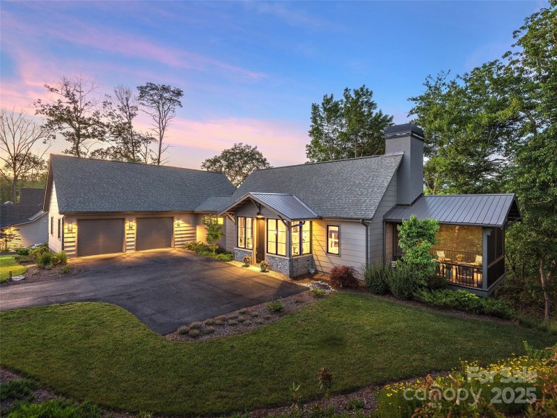 Property image 2 of 162 Riverbend Forest Drive in Riverbend Forest, Asheville, NC 28805