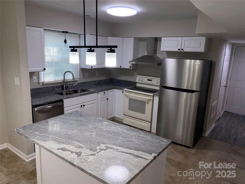 Property image 4 at 5421 Autumn End Circle, Charlotte, NC 28212