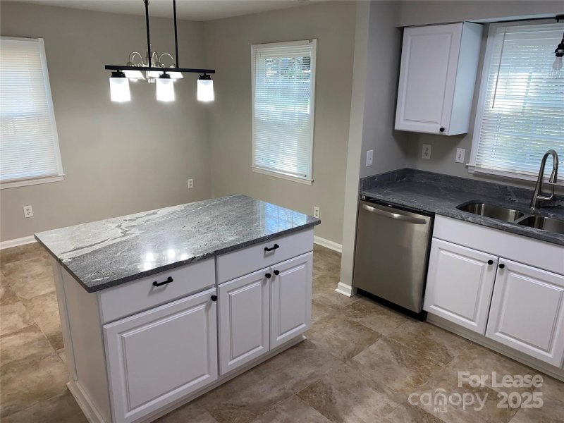 Property image 5 at 5421 Autumn End Circle, Charlotte, NC 28212