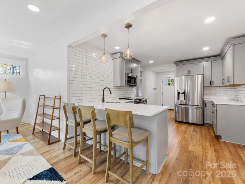 Property image 5 at 2005 Double Oaks Road, Charlotte, NC 28206